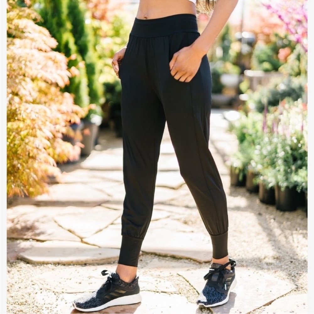 Women’s Zyia Active Jogger Bottle II Pants Black Size M
